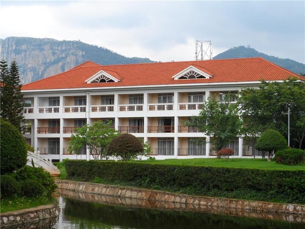 Yunnan Dianchi Garden Resort Hotel & Spa Кунмин Екстериор снимка