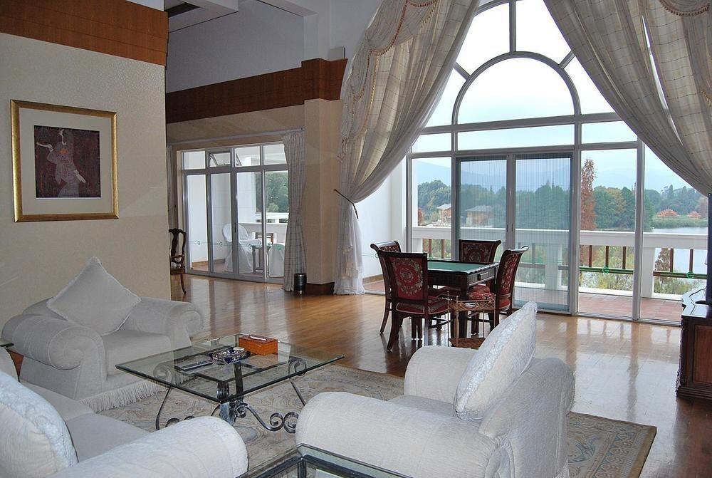 Yunnan Dianchi Garden Resort Hotel & Spa Кунмин Екстериор снимка