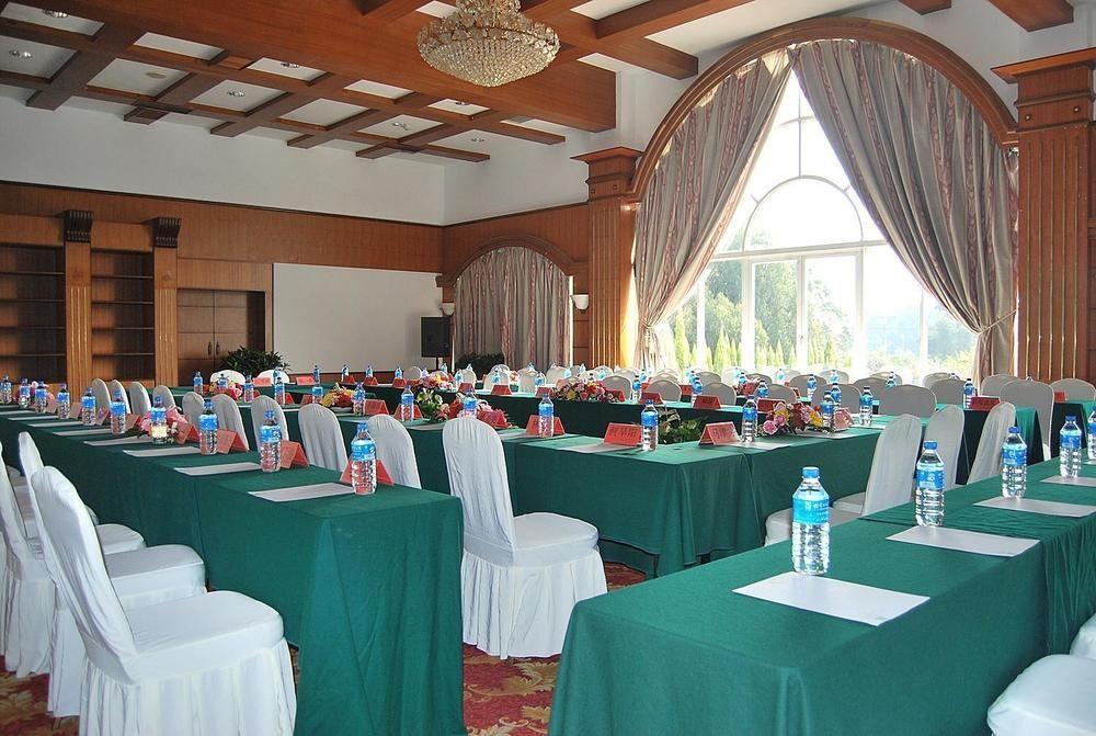 Yunnan Dianchi Garden Resort Hotel & Spa Кунмин Екстериор снимка