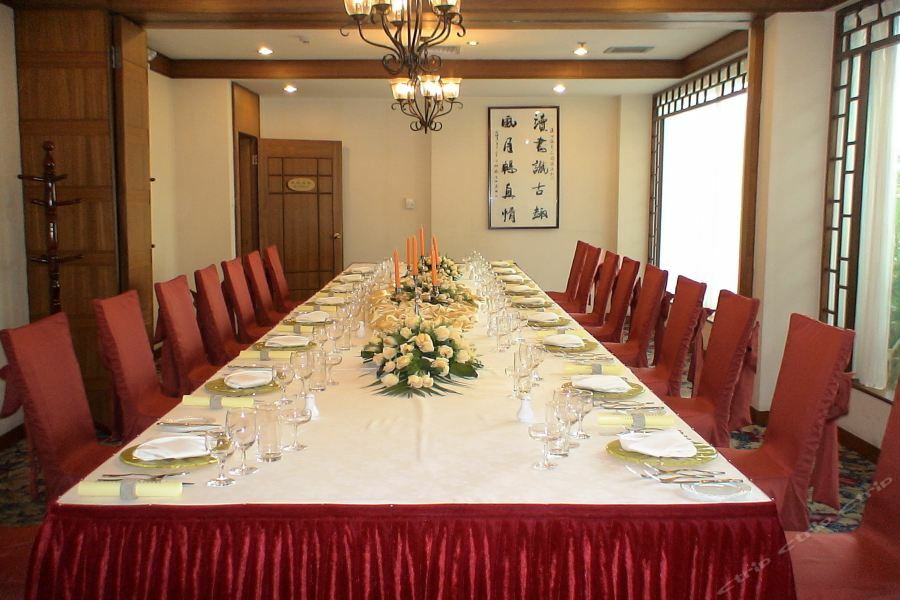 Yunnan Dianchi Garden Resort Hotel & Spa Кунмин Екстериор снимка