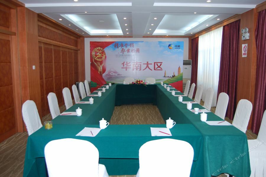 Yunnan Dianchi Garden Resort Hotel & Spa Кунмин Екстериор снимка